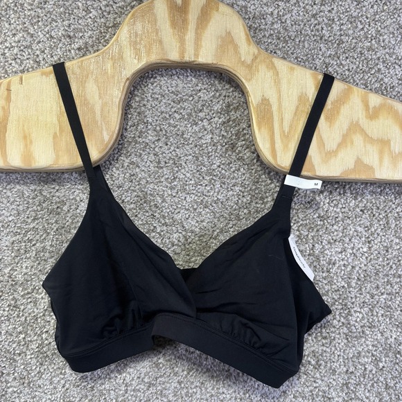 Gap Body Other - NWT‎ GapBody Second Skin Bra Womens Medium Black Wireless Bralette Adjustable